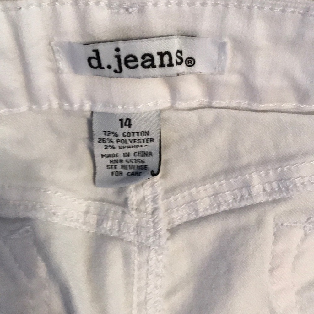 Capri Style Jeans - Picture 2 of 2